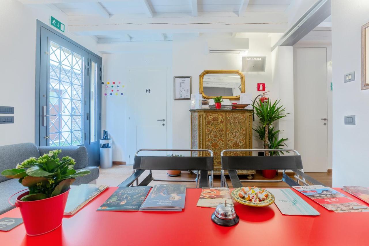 Malagigi Guest House Φεράρα Εξωτερικό φωτογραφία
